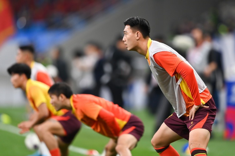 足球報(bào)：張玉寧、蔣圣龍均有不同程度傷病，伊萬未讓在熱身賽出場(chǎng)