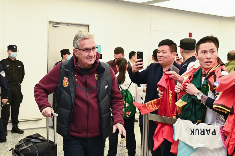 蘇媒：國足仍有爭第二希望，但真的不能再“守”下去了