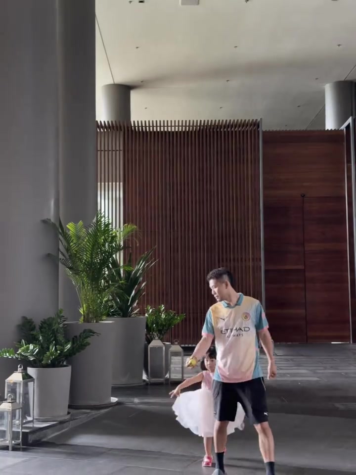 維尼修斯賽后反復挑釁馬競球迷：滾回家去！